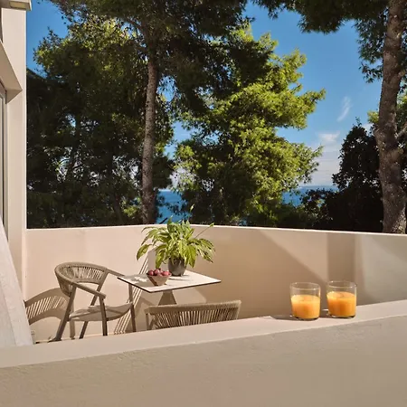 Ionian Hill 4*