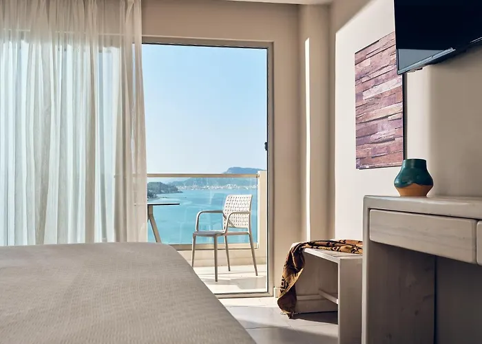 Ξενοδοχείο Ionian Hill 4*